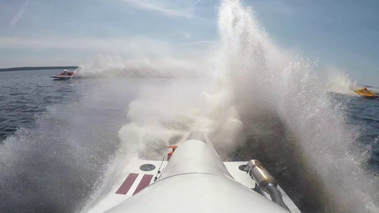 Powerboat racing is fun!