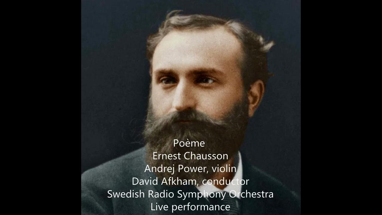 Шоссон выпечка. Шоссон с яблоком. Шоссон с грушей. Булочка шоссон. Шоссон неаполитанский.