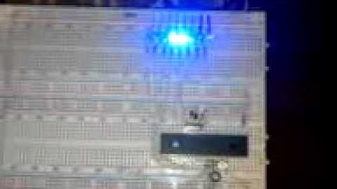 6 distintas secuencias de leds con pic16f877a