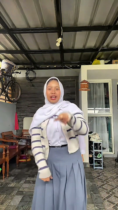 WALAU HATI MENANGIS MELIHAT KAU DENGANNYA BAHAGIA