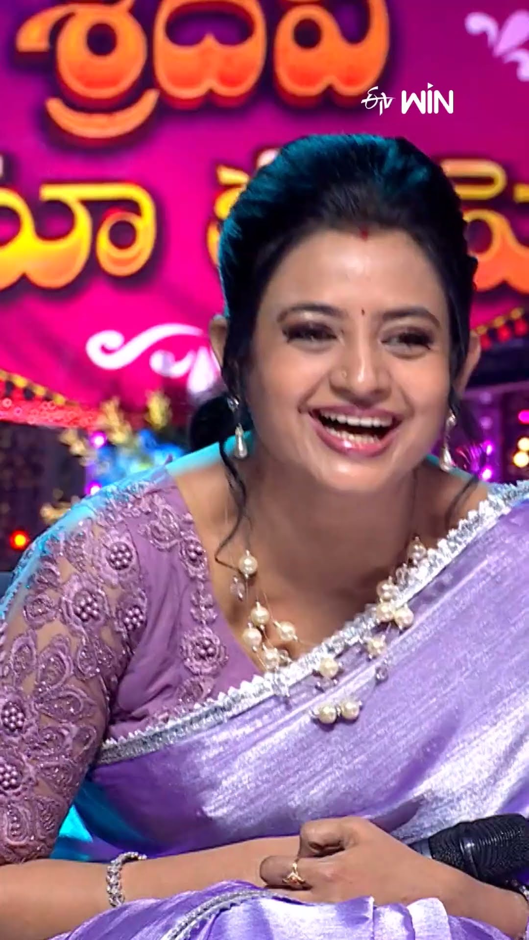 #shorts - చిన్న ముత్తయిదువ లా ఉన్నాడు నరేష్..! #Sridevidramacompany #hyperaadi #comedy #naresh