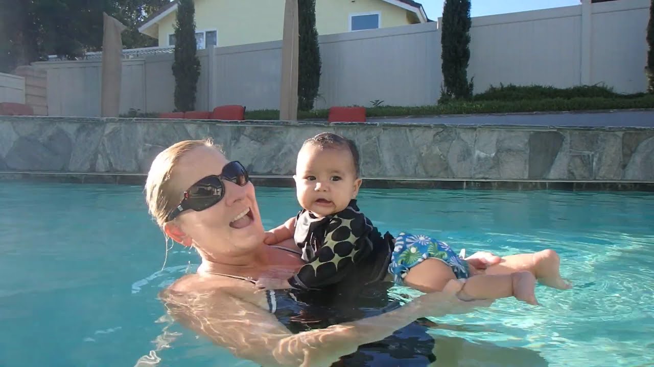 Baby swim lessons: Teach Your Child How to Swim- Skill #4: Front glide ...