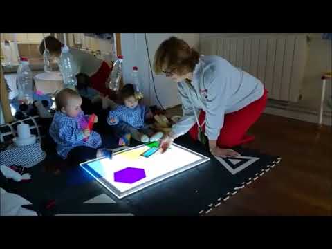 Vídeo: Taula Infantil Amb Cadira (62 Fotos): Els Avantatges D’una Taula De Cultiu Per A Un Nen, Com Triar Una Taula De Cavallet Per A Nens De Plàstic, Les Seves Dimensions