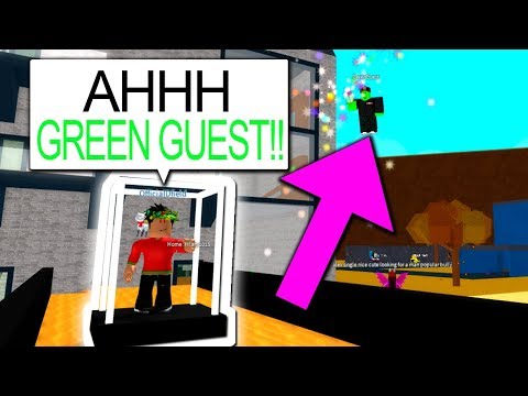 Green Guest Trolls Youtubers With Admin Commands Roblox Youtube - trolling the blue guest with admin commands in roblox