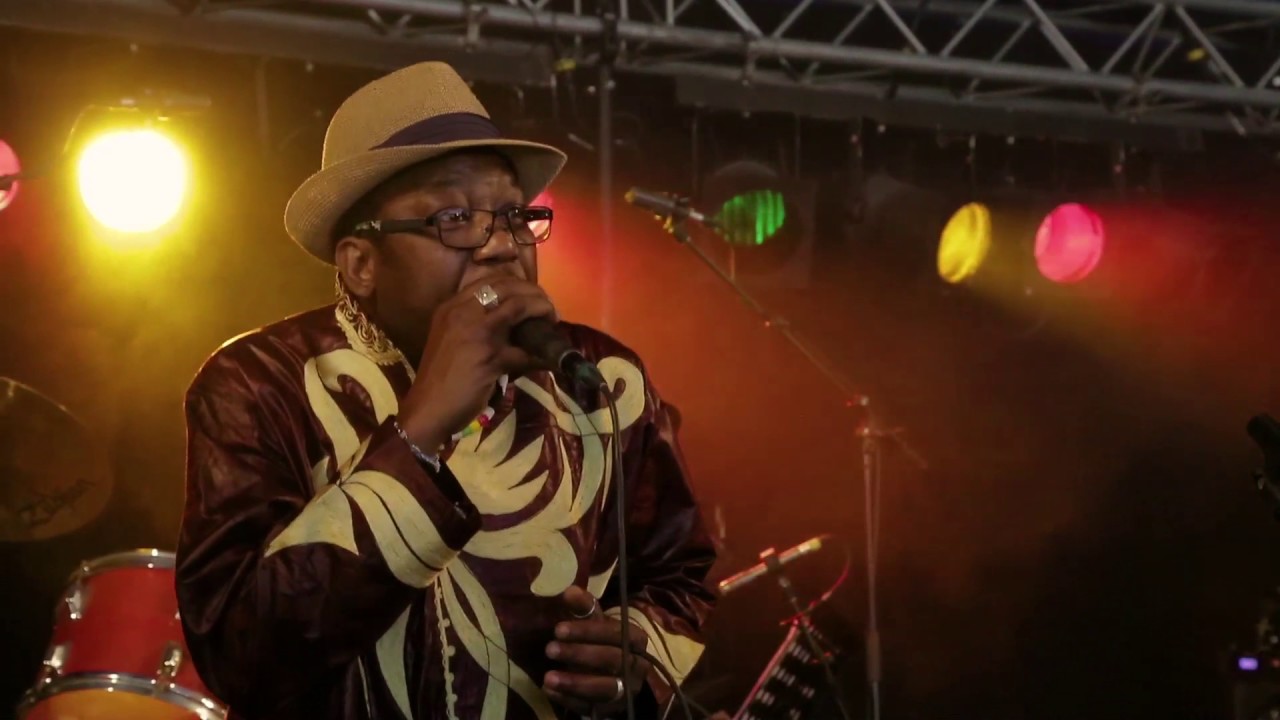 Foozen Ken 'Politiciens' @ Sfinks Mundial