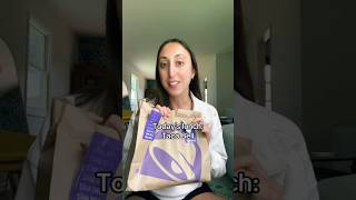 Trying The Nuggets From Taco Bell