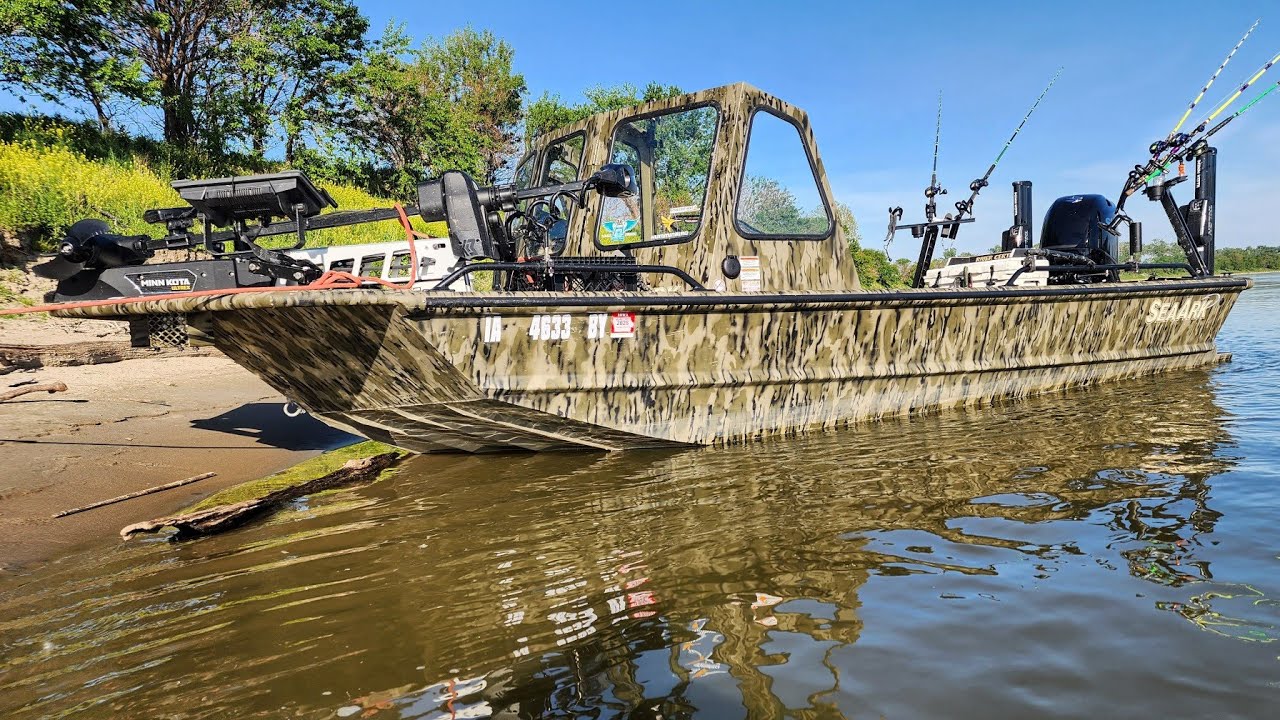 MONSTER FISH From SHALLOW WATER!! (Seaark Flatcat Tunnel Jet Walkthrough)