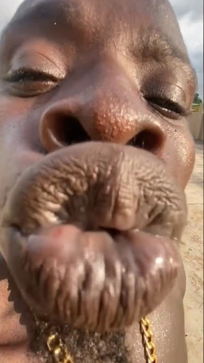 Best kiss for you😜😂😂#trending #comedy #kiss #africa #cheap #foryou