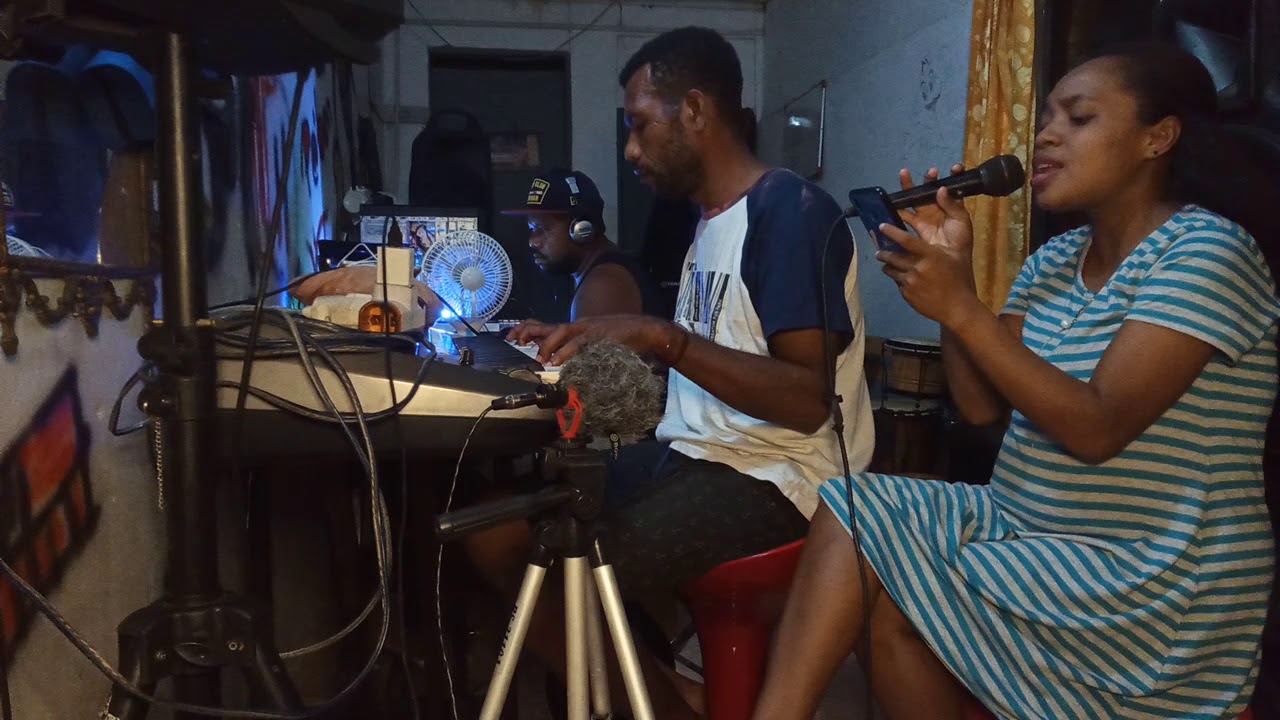 Rosaneri au monda | cover | delila kombado & terry asmuruf_