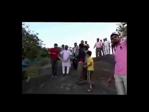 Python attacks a man while taking selfie