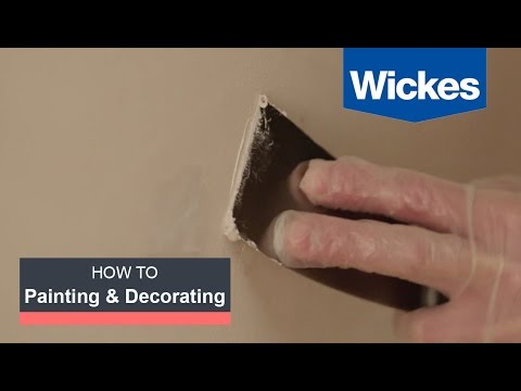 How to Repair Small Holes and Cracks in Walls with Wickes