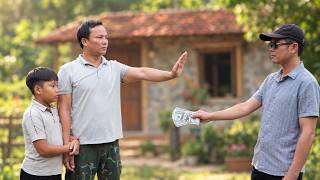 Download lagu The Man Pursuing Teacher Ly Offers the Veteran a Huge Sum of Money to Leave Her
