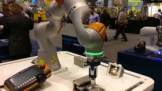 Automate 2017 - SCHUNK - KUKA LBR iiwa - Gear Assembly screenshot 5