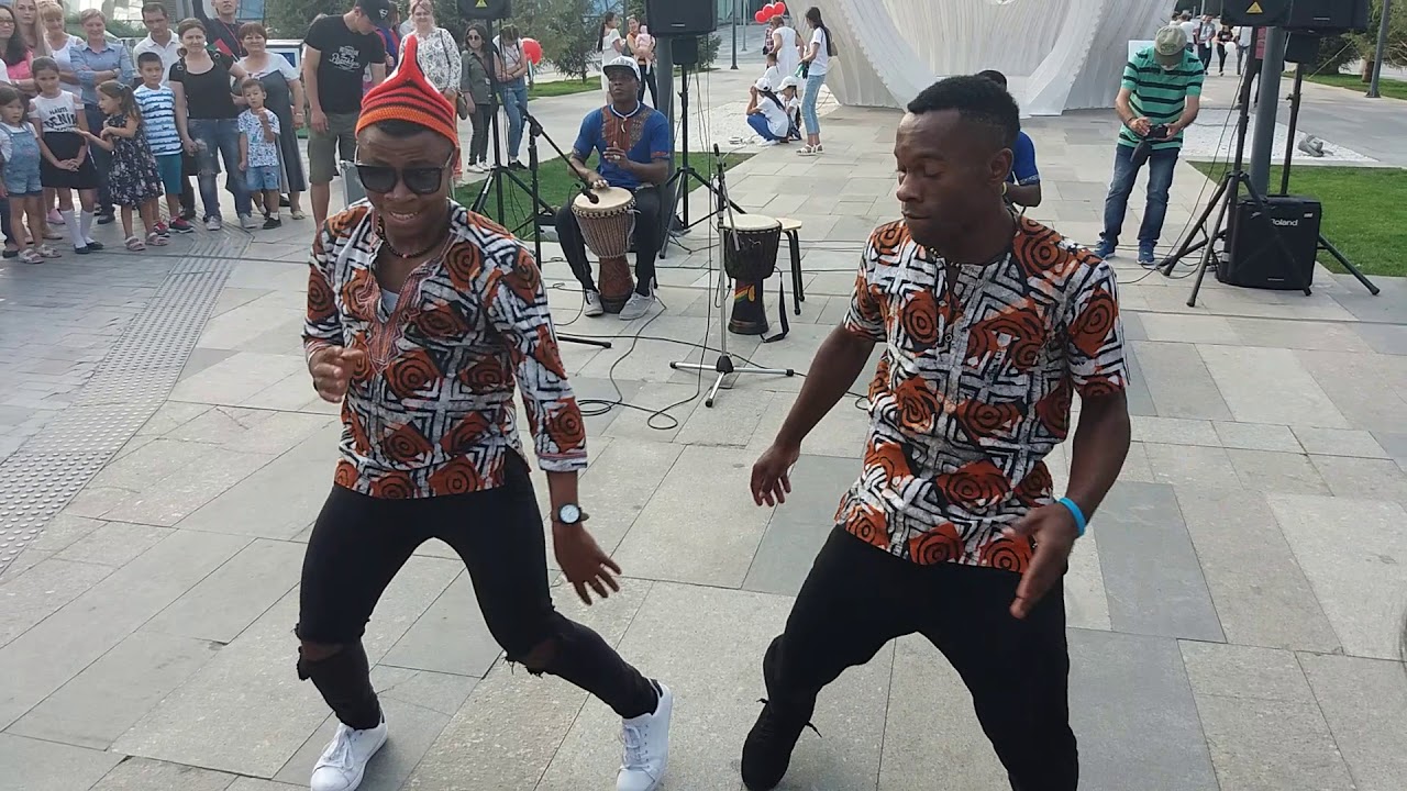 Танцуют джаго-джаго 😂 - YouTube