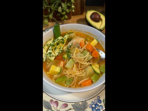 Sopa de Pollo con Fideo - Riquísima