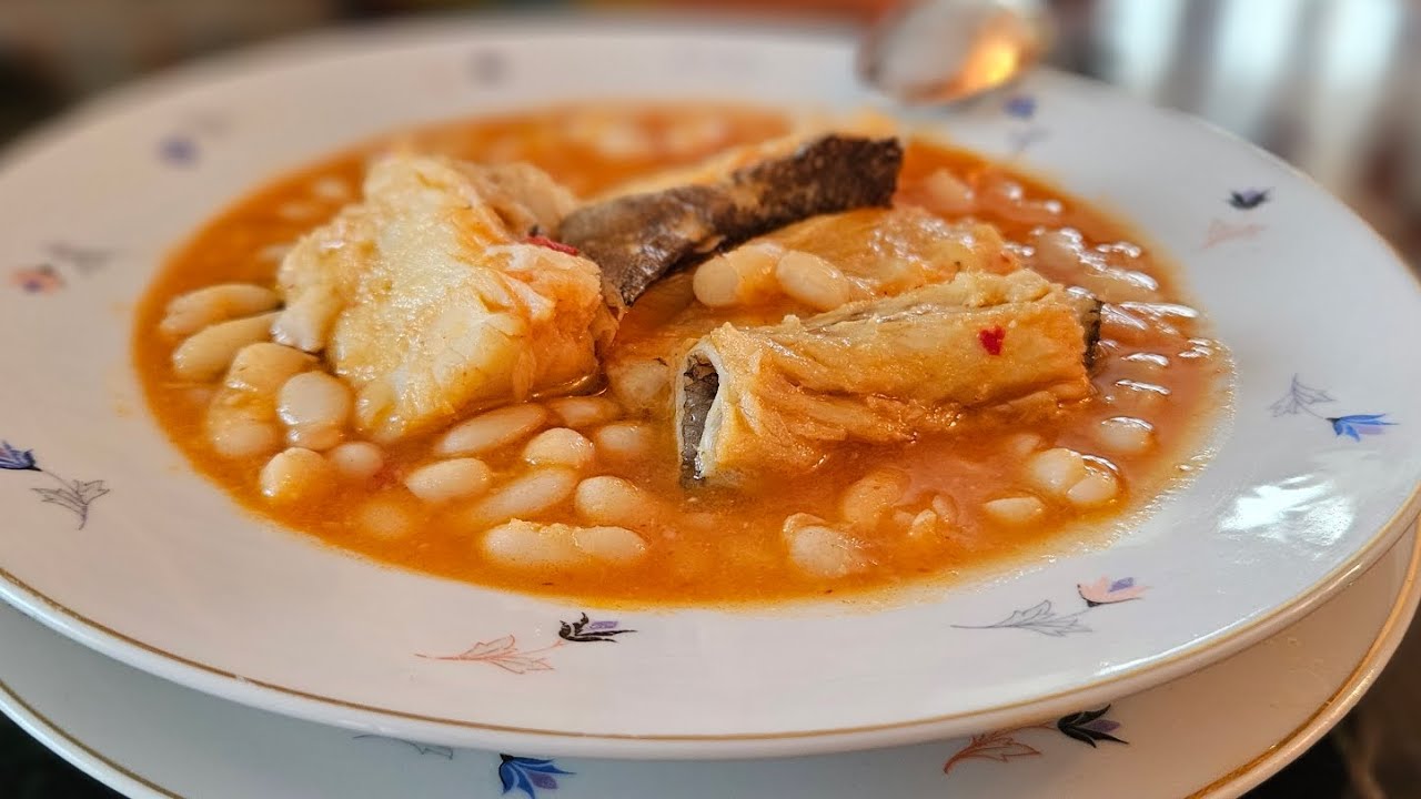 📌🔊 شربة لوبيا بالبجيج  (Loubia belbadjidj)🧡🤍..Soupe de haricots blancs et morue .....cuisine Dz🇩🇿