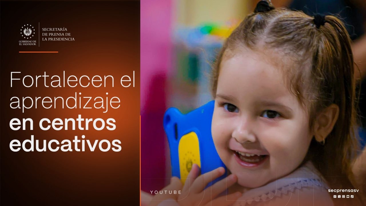 Gobierno del Presidente Nayib Bukele beneficia a estudiantes de Sensuntepeque con paquetes escolares