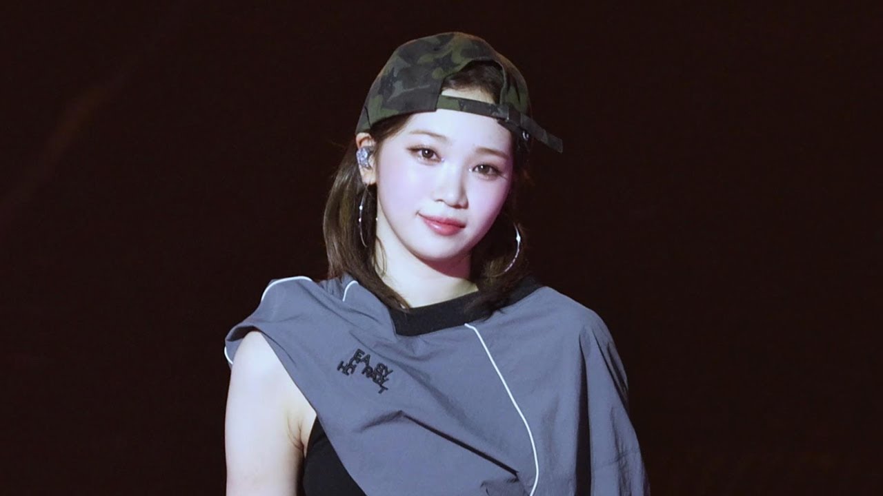 [4K] 250419 EASY CRAZY HOT #르세라핌 #김채원 피어나 (Between you, me and the lamppost) 직캠