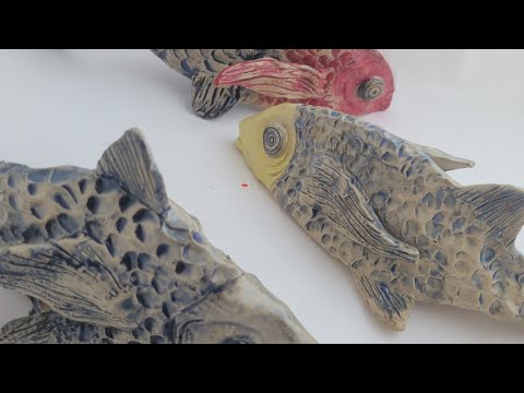 Video thumbnail: Wiping Back Underglaze to Create Texture from Art E Beach