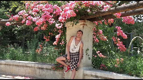 AUBE - (iPHONE QUEER SHORT FILM)