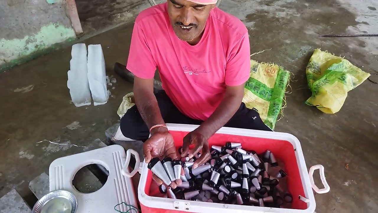 कुल्फी कैसे बनाते है  ठेला वाले कैसे कुल्फी मलाई बनाते हैं आईये जानते है/कुल्फी रेस्पि#rajuofficial