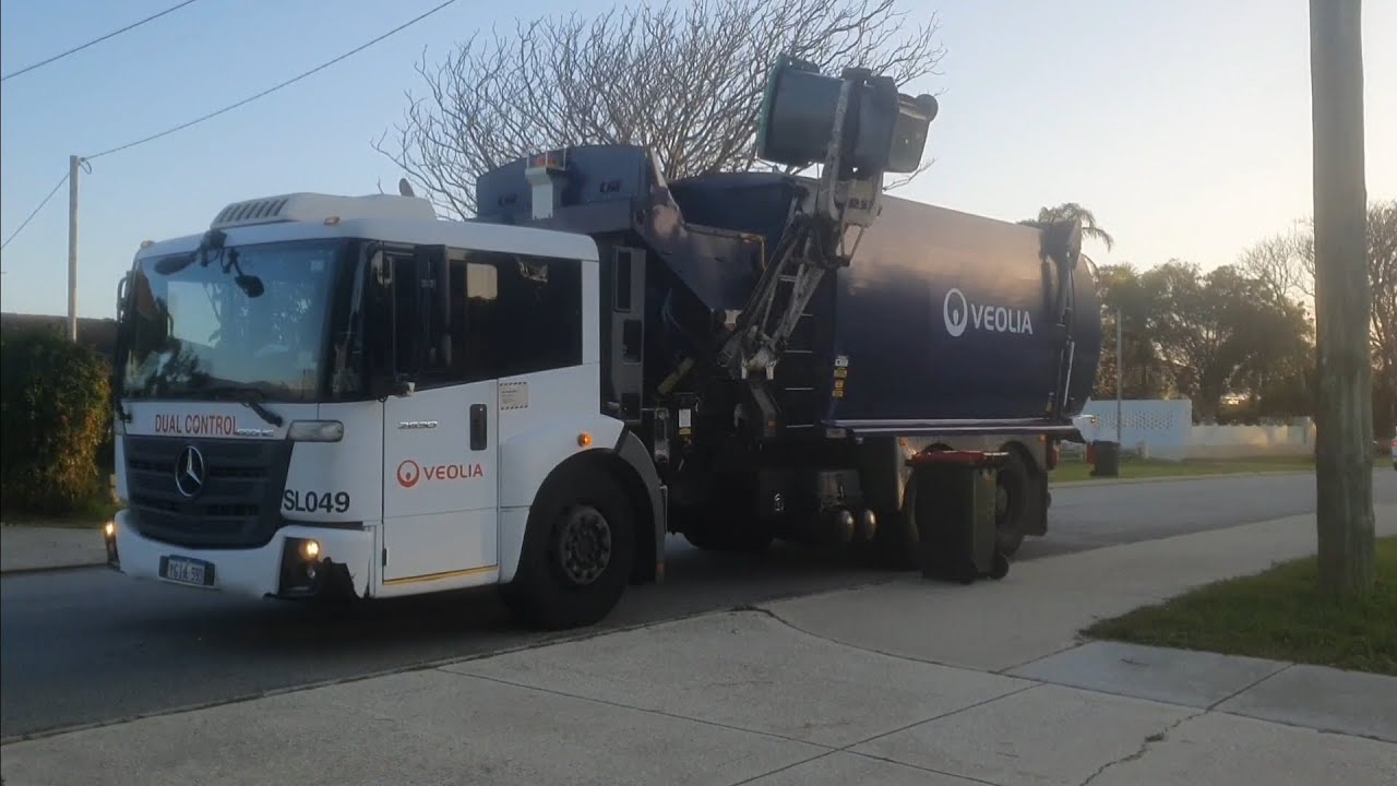 Green waste in Rockingham with SL049 + double garbo veolia YouTube