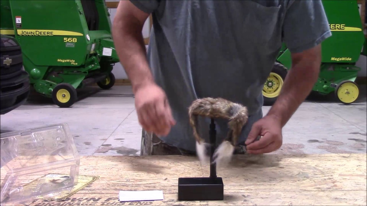 Unboxing And Setup Of The Lucky Duck LIL' Critter Decoy For Coyote