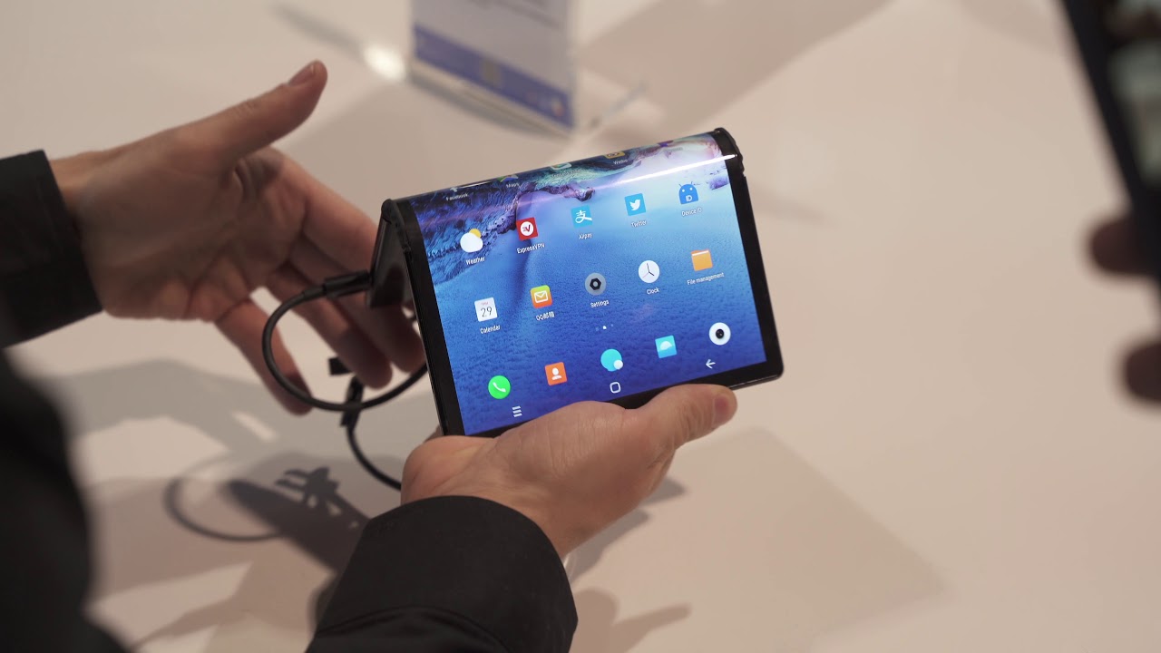 Royole FlexPai at CES 2019