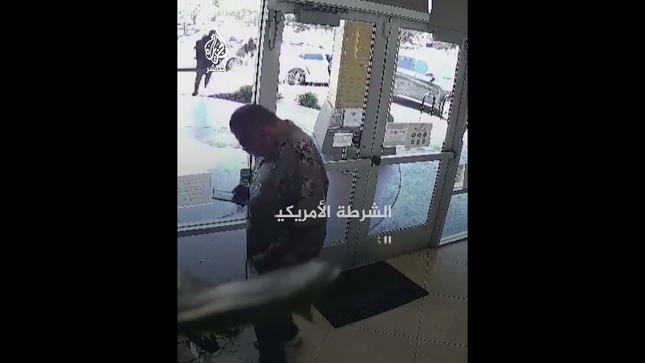 20 ملثمًا يسرقون متجرًا للمجوهرات في كاليفورنيا