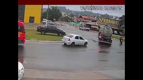 Trong cái rủi có cái may xe cháy đúng lúc gặp xe cứu hoả