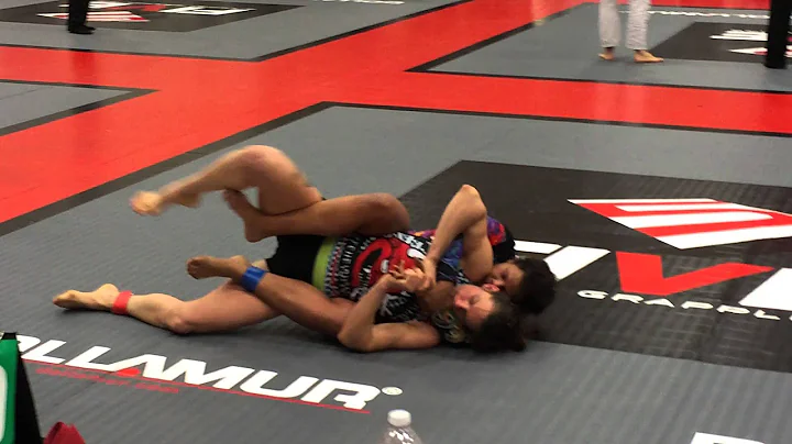 Tara vs Colleen Schneider NoGi Five Grappling CA O...