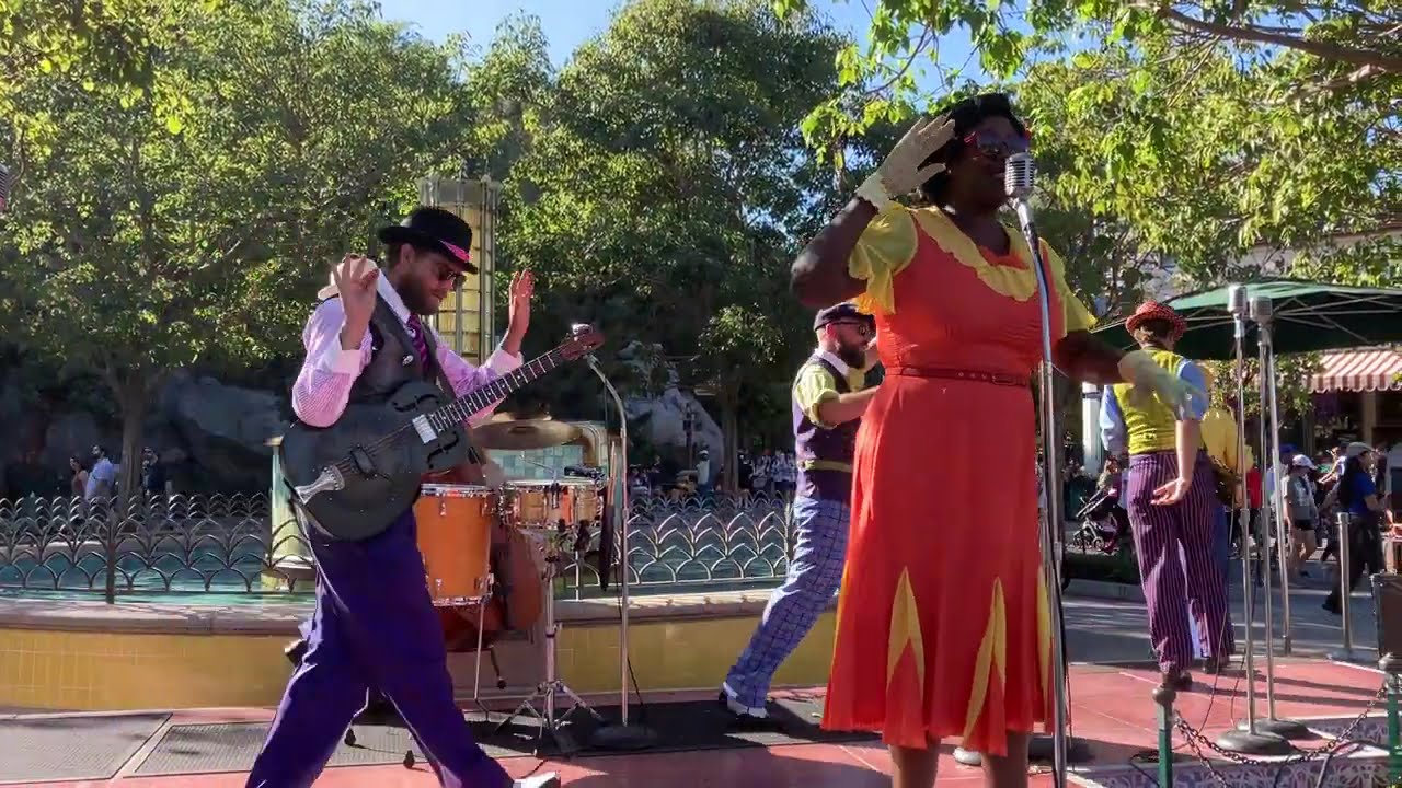 Five & Dime - Disney California Adventure 10/20/24 perform full afternoon set at Halloween Time