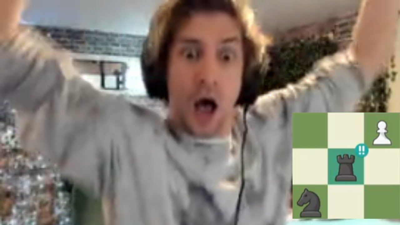 xQc plays a brilliancy in chess! 5Head