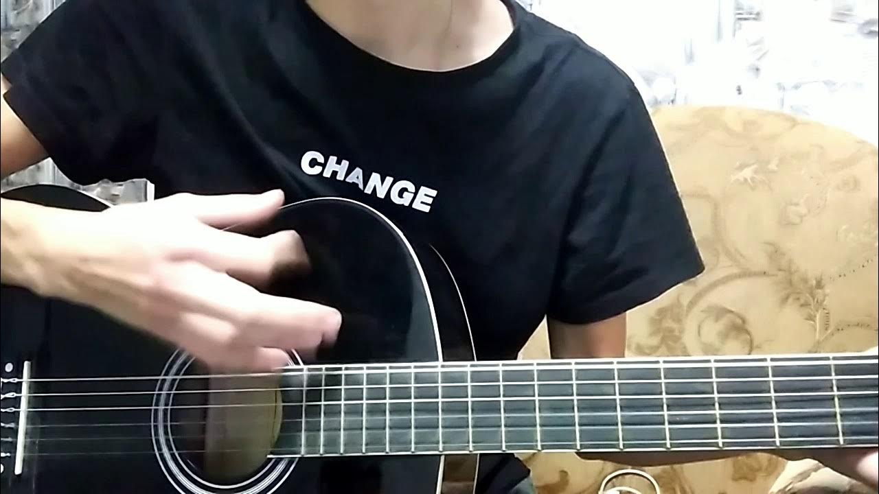 Честный молодой аккорды. Гитарист молодая кровь. Молодая кровь честный разбор на гитаре. Аллея джонни на гитаре. Честный майами текст.