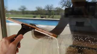 Window Cleaning with the Unger Green