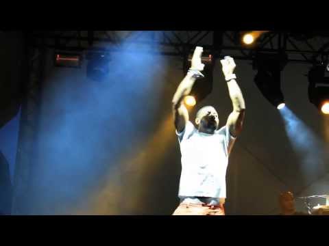 Dizzee Rascal ft Pepper Scream Live