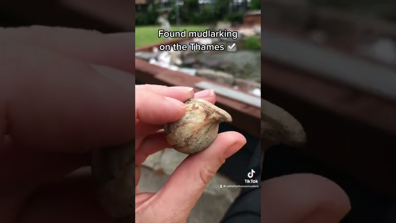 What is this mystery Thames found object? Mudlarking mystery!