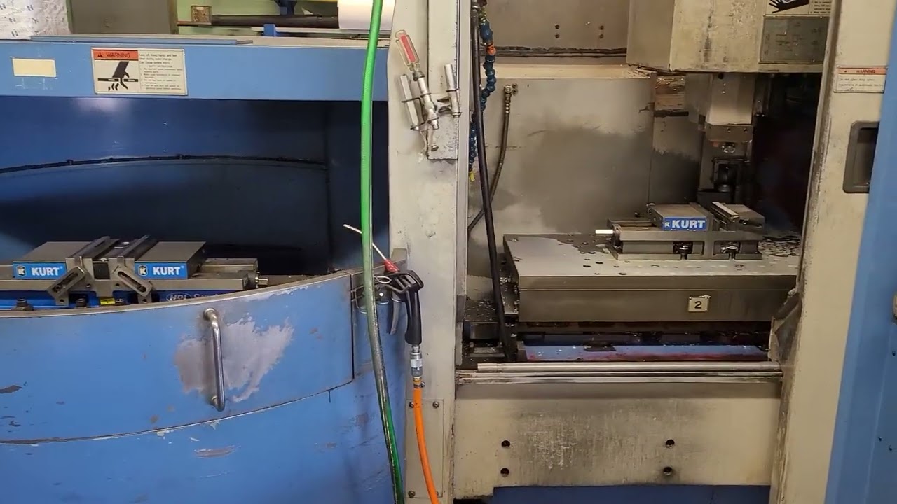 Mazak VQC-15/40 - 001 - YouTube