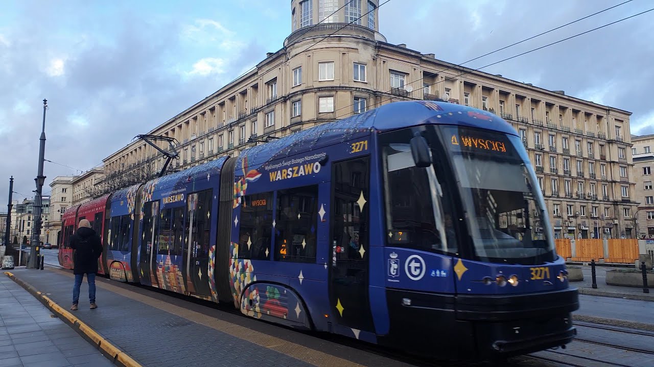 🇵🇱 Warszawa 2023, Polska. Christmas Tram in Warsaw. Tramwaj Świąteczny ...