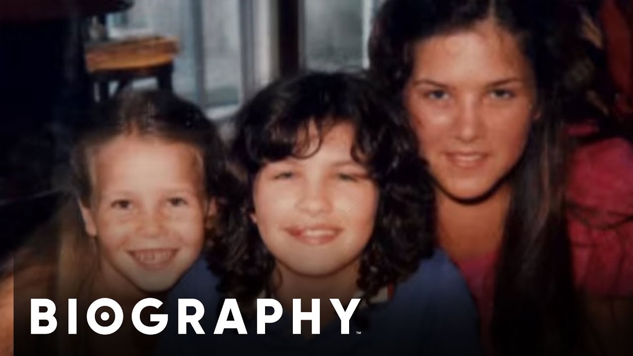 Chelsea Handler - Talk Show Host | Mini Bio | BIO