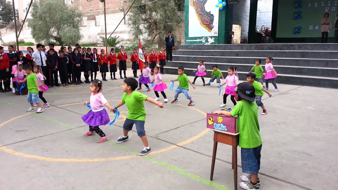 ¡Feliz día Papá! - Niños de 5 años bailando.
