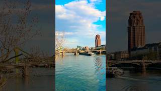 Lively Frankfurt vibes frm altstadt side😍❤️ #travel #germanytourism #frankfurt #historicgermany 🎊