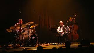 `t Rembrandt Duo -  Japanse melodien :  Sukiyaki   Japanischer Laternedans