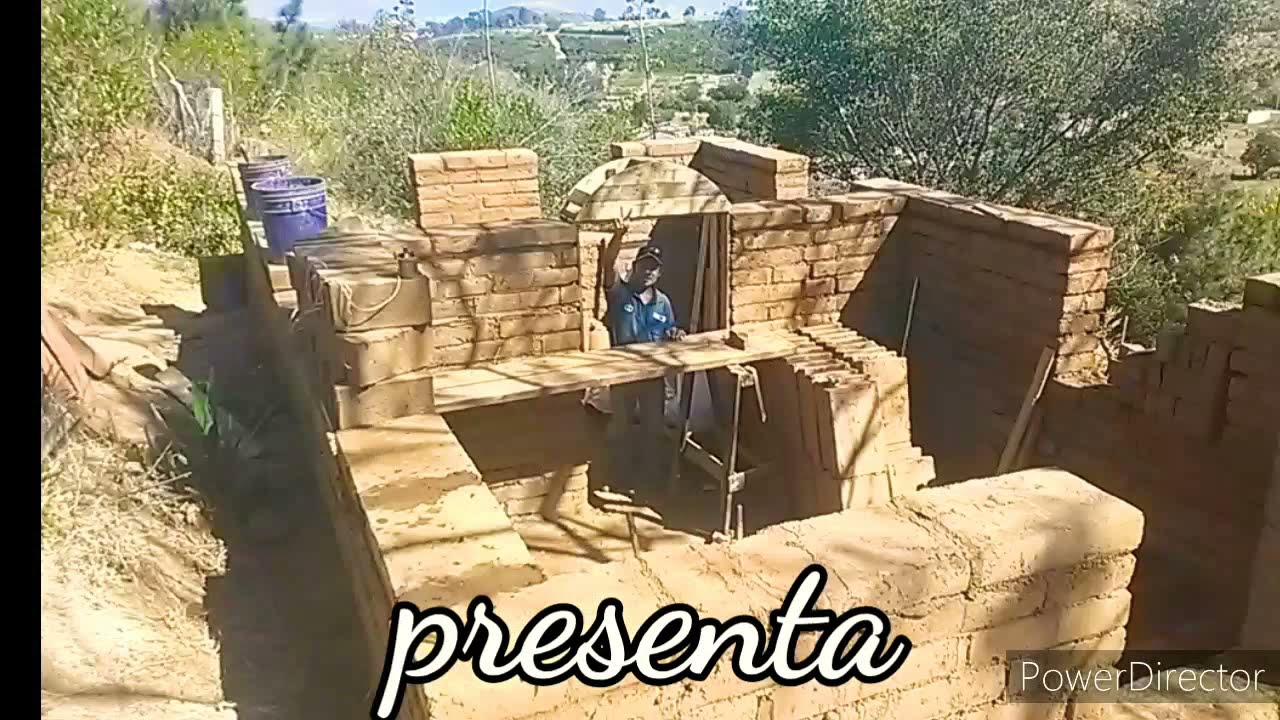 arcos hechos de Adobe