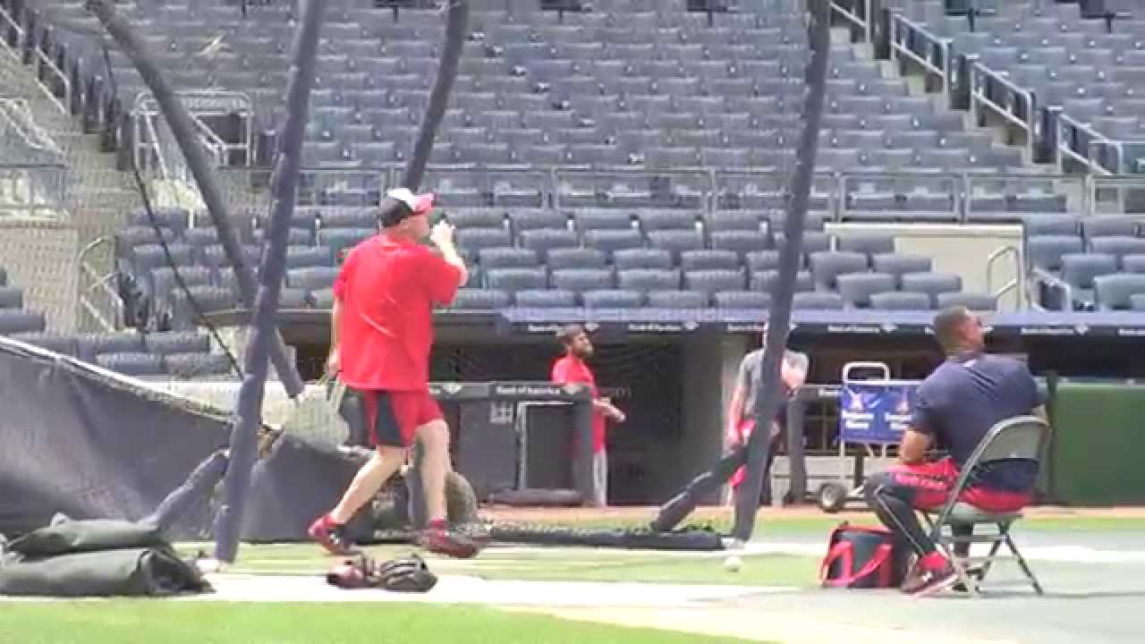 Matt Williams effortlessly hitting balls to the warning track at Yankee Stadium