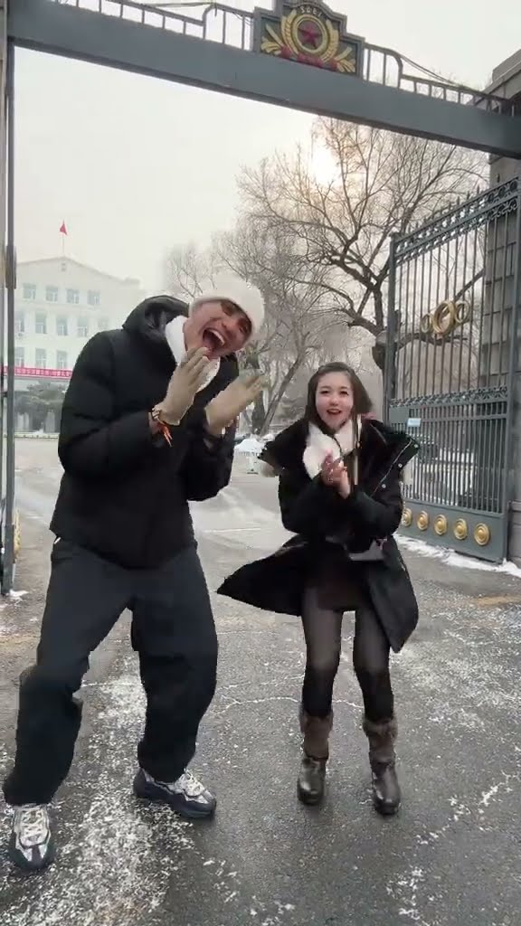 VILMEI DANCE BARENG AISAR?