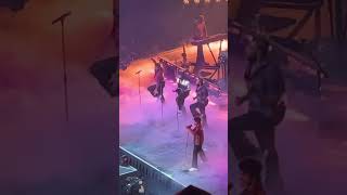 Download Lagu Bruno Mars sings Versace on the Floor at Intuit Dome #brunomars #intuitdome #concert #music #live MP3
