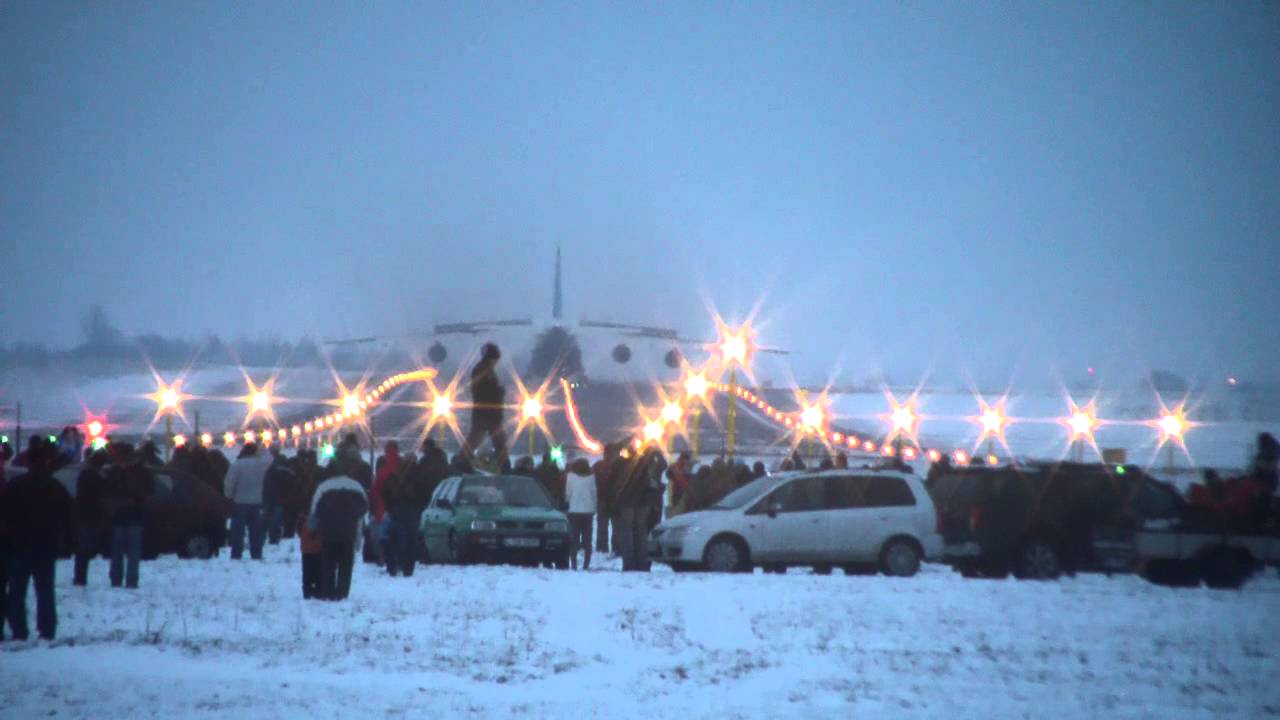 AN-124 rusłan - lądowanie w Świdniku w walentynki 2013 polska hd