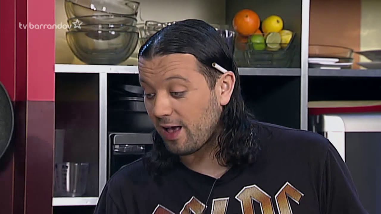 Kašpárku vař - Závitky z parmské šunky s fíky a kozím sýrem. Vepřová kotleta s cibulovým zelím a hoř