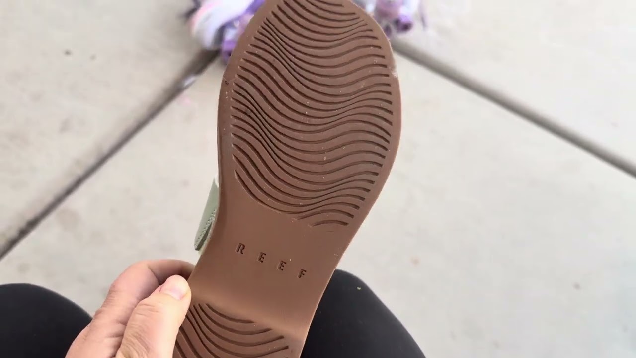 REEF Womens Sunny Alisah Slide SandalNew reef fit, feel and sizing